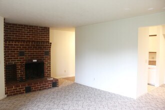 1034 Blue Ridge Dr in Harrisonburg, VA - Building Photo - Building Photo