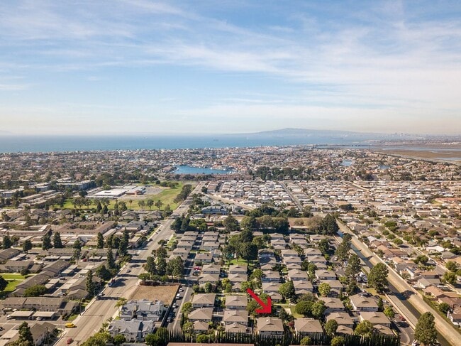 16421 La Bonita Ln in Huntington Beach, CA - Building Photo - Building Photo
