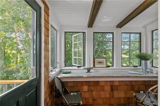 99 Coggeshall Ave in Newport, RI - Building Photo - Building Photo