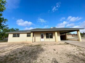 114 Rhonda Dr in Del Rio, TX - Building Photo