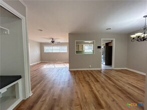 4902 Dahlia Ln in Victoria, TX - Building Photo - Building Photo