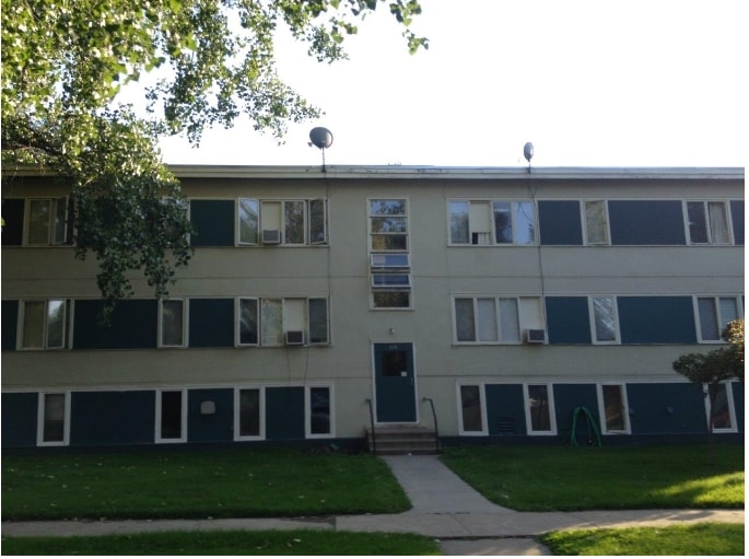 The Manor Apartments in Glendive, MT - Building Photo