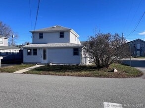 40 Portland Ave in Old Lyme, CT - Building Photo - Building Photo