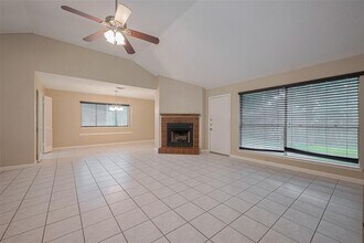 13126 Kingsmill Dr in Sugar Land, TX - Building Photo - Building Photo