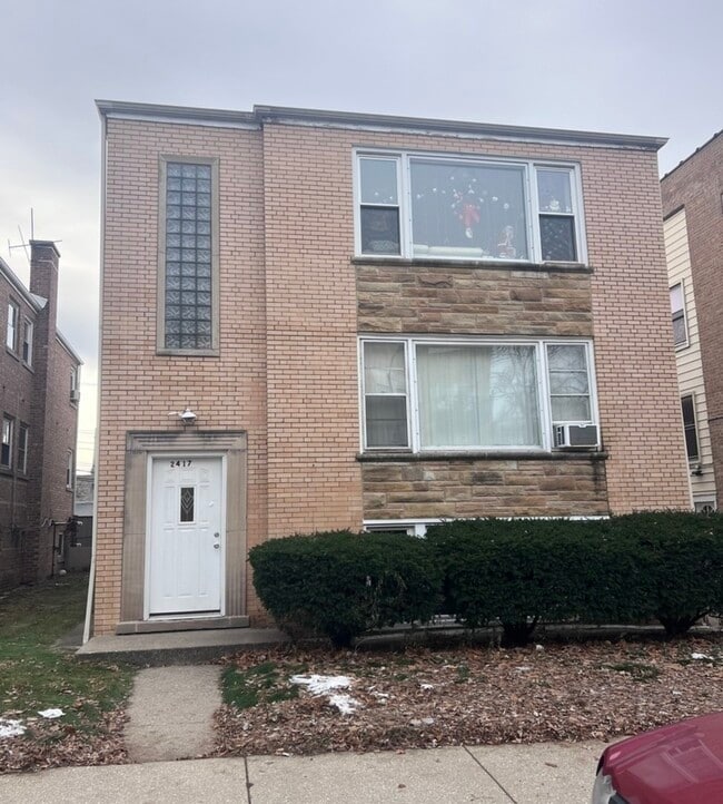 property at 2417 W Bryn Mawr Ave