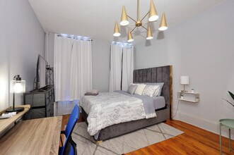165 E 90th St in New York, NY - Building Photo - Building Photo