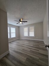 222 E Pearce St in Baytown, TX - Building Photo - Building Photo