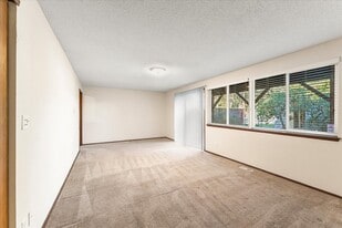 Washington Terrace Apartments in Lakewood, WA - Building Photo