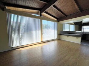334 Newport Ave in Long Beach, CA - Building Photo - Building Photo