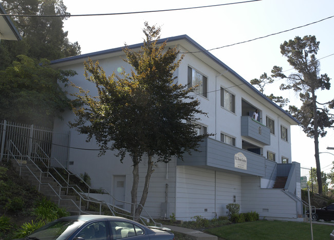 2685 Alvingroom Ct in Oakland, CA - Building Photo - Building Photo