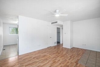 18717 E Blackhawk Trail in Independence, MO - Building Photo - Building Photo