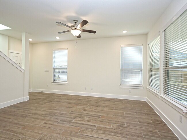 411 Parkline Dr in Georgetown, TX - Foto de edificio - Building Photo