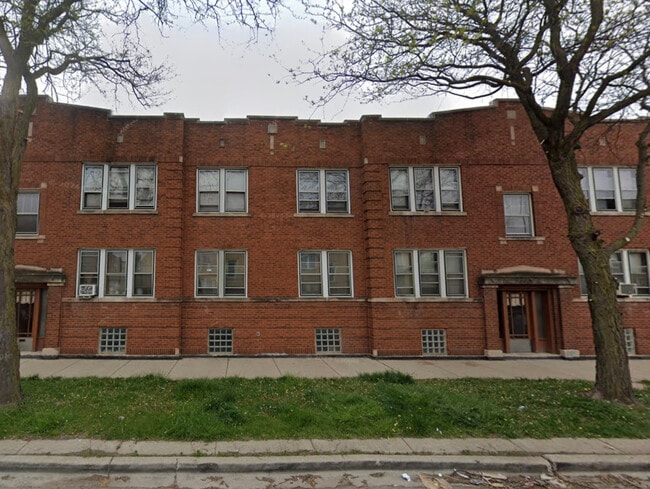 property at 5304 W Potomac Ave