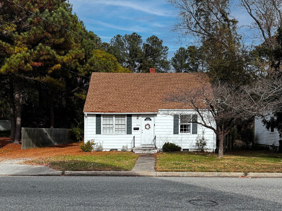 1203 Lafayette St in Williamsburg, VA - Foto de edificio