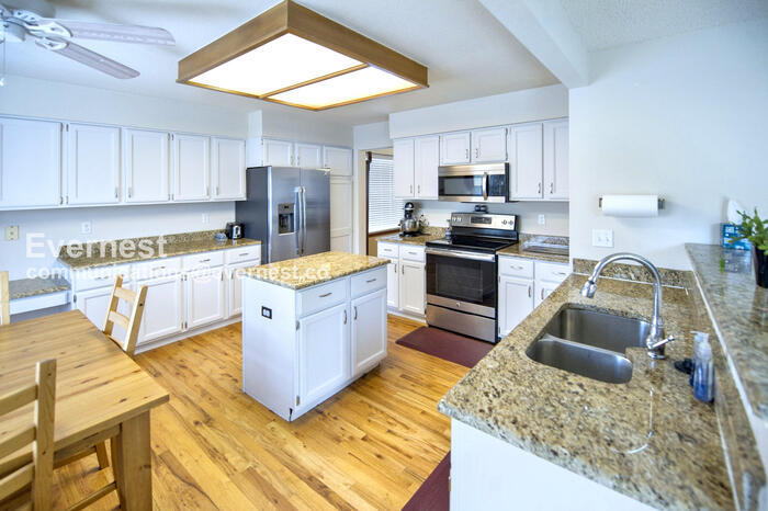 18618 E Grand Cir in Aurora, CO - Foto de edificio