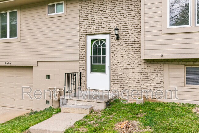 4606 O St in Omaha, NE - Building Photo - Building Photo