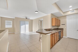 10280 SW Stephanie Way, Unit 8203 in Port St. Lucie, FL - Building Photo - Building Photo