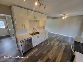 9072-9052 52 St NW in Edmonton, AB - Building Photo - Building Photo