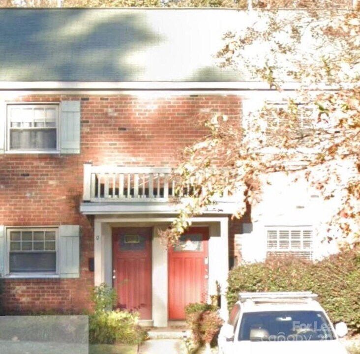 1207 Green Oaks Ln in Charlotte, NC - Building Photo
