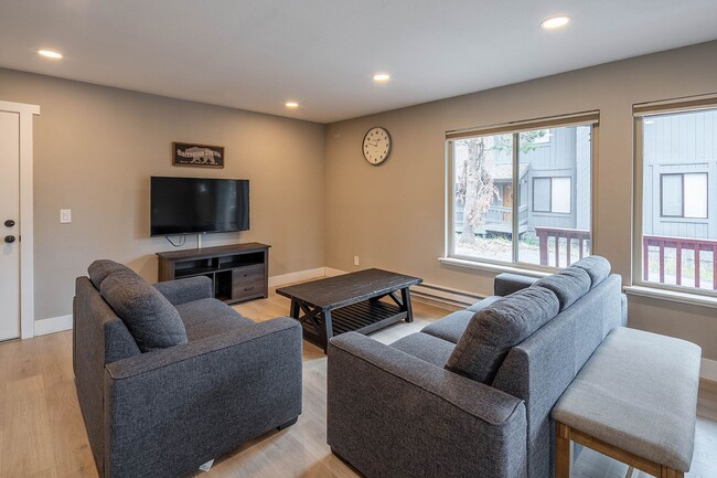12835 Northwoods Blvd in Truckee, CA - Building Photo - Building Photo