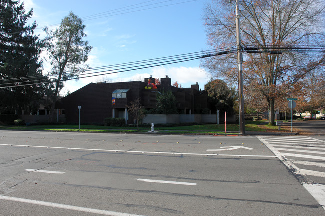 Summerfield Townhomes in Santa Rosa, CA - Building Photo - Building Photo