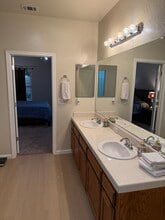 6137 E Cortland Ave in Fresno, CA - Building Photo - Building Photo
