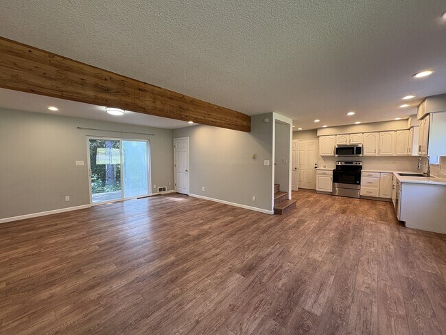 241 S Quadrant St in Rockaway Beach, OR - Building Photo - Building Photo