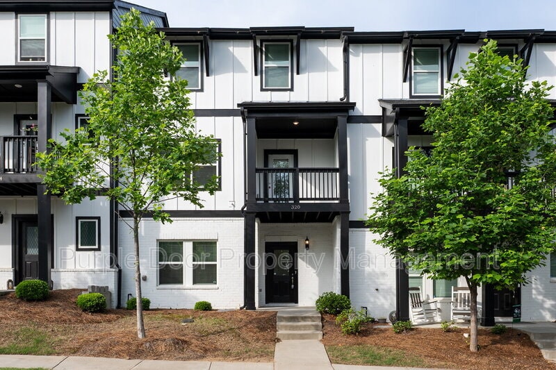 320 Lincoln St in Woodstock, GA - Building Photo
