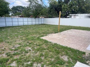115 NW 120th St in North Miami, FL - Building Photo - Building Photo
