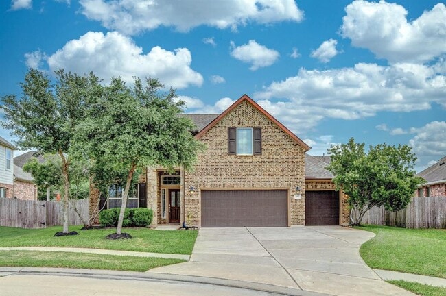 property at 207 Denfield Ct