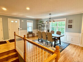 28 Woodridge Dr in Windsor Locks, CT - Building Photo - Building Photo