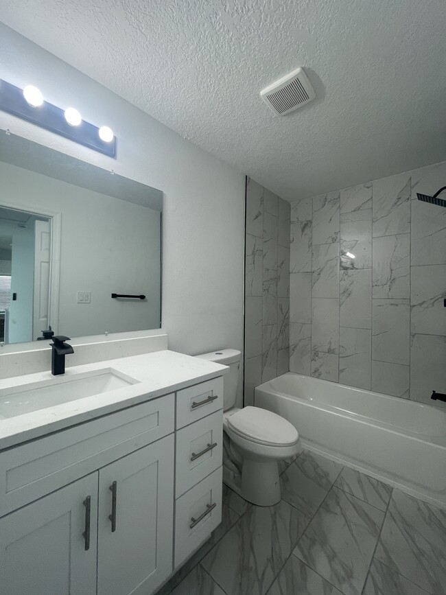 4359 Cassius St in Orlando, FL - Foto de edificio - Building Photo
