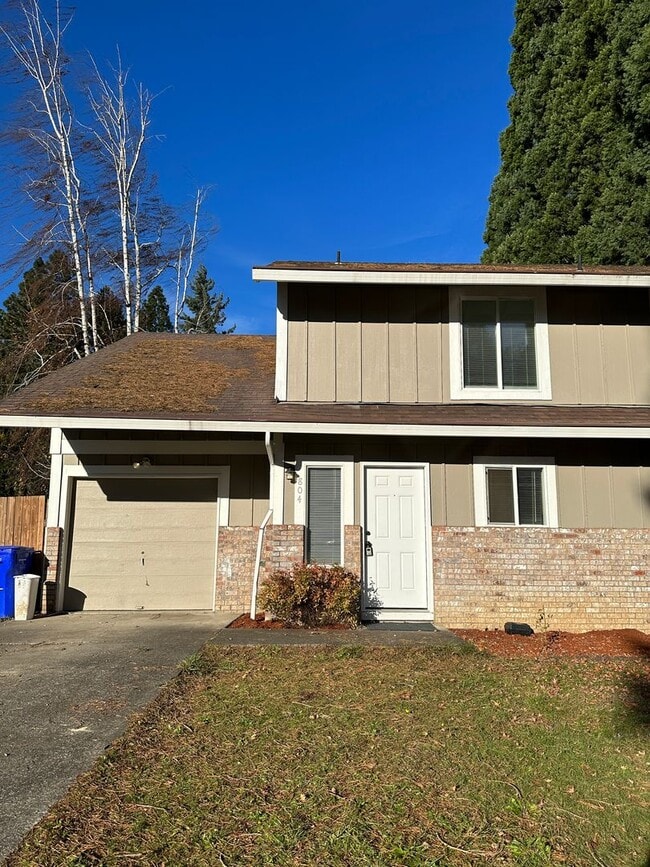 property at 804814-814 SE Cochran Dr