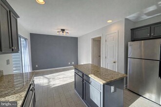 1191 Cypress Tree Pl in Herndon, VA - Building Photo - Building Photo