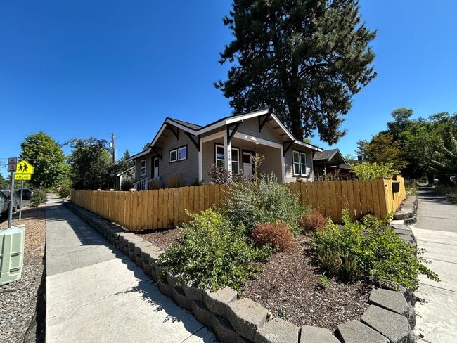 property at 218 NW Broadway St
