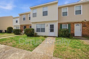 2724 Peach St in Portsmouth, VA - Building Photo