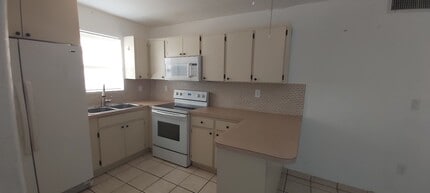 235 Bird Rd, Unit 235 in Coral Gables, FL - Foto de edificio - Building Photo