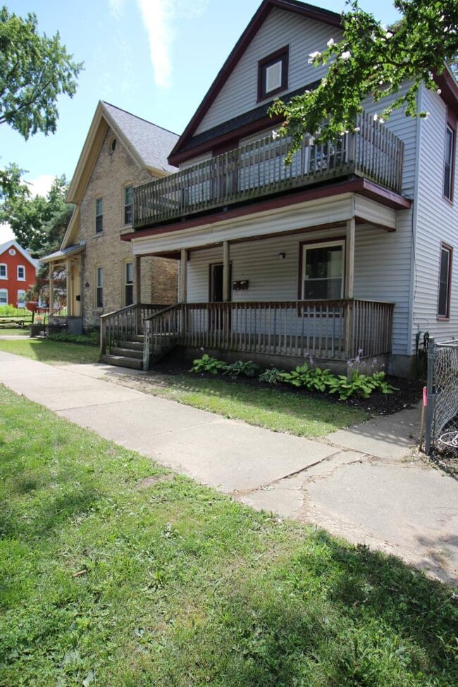 property at 27 National Ave SW