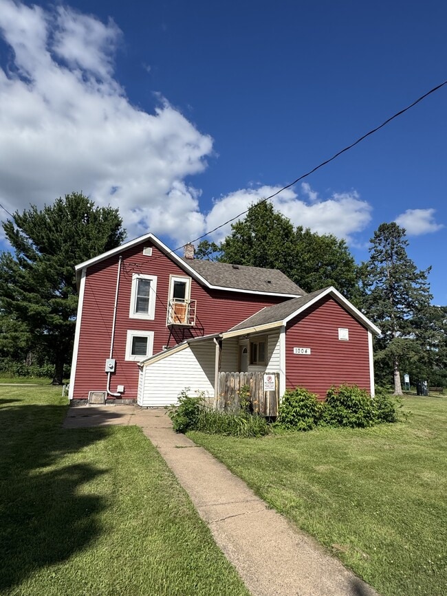 1004 1st Ave in Eau Claire, WI - Building Photo - Building Photo