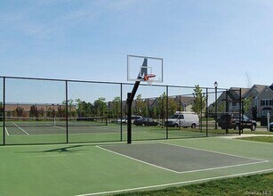 2200 Dolphin Ln in Holbrook, NY - Building Photo - Building Photo