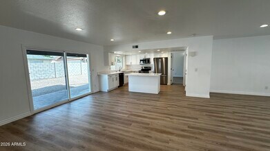 4140 W Orchid Ln in Phoenix, AZ - Building Photo - Building Photo
