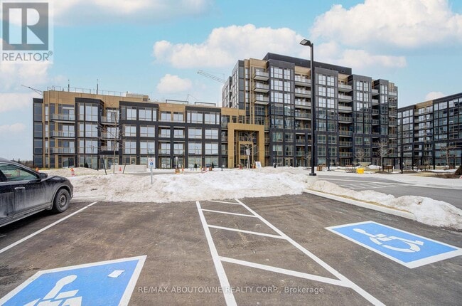 2333 Khalsa Gate in Oakville, ON - Building Photo - Building Photo