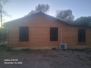 6106 Kasper St in Austin, TX - Foto de edificio - Building Photo