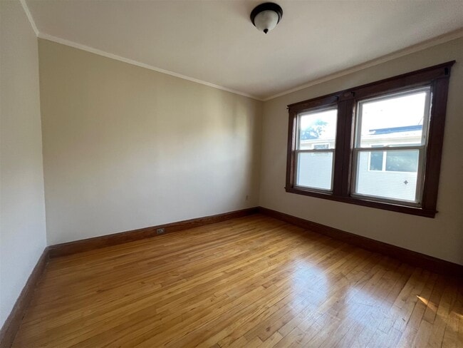 11 Dartmouth St, Unit 2 in Arlington, MA - Building Photo - Building Photo