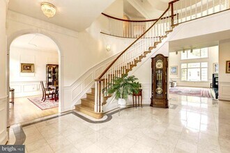 914 Helga Pl in McLean, VA - Building Photo - Building Photo