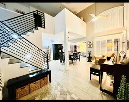 17412 N 13th St in Phoenix, AZ - Building Photo