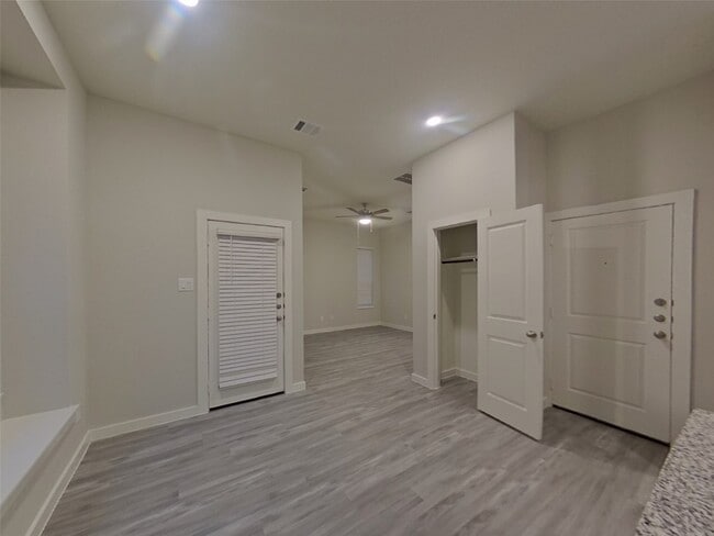 9835 Willow Creek Commerce Dr in Tomball, TX - Building Photo - Building Photo