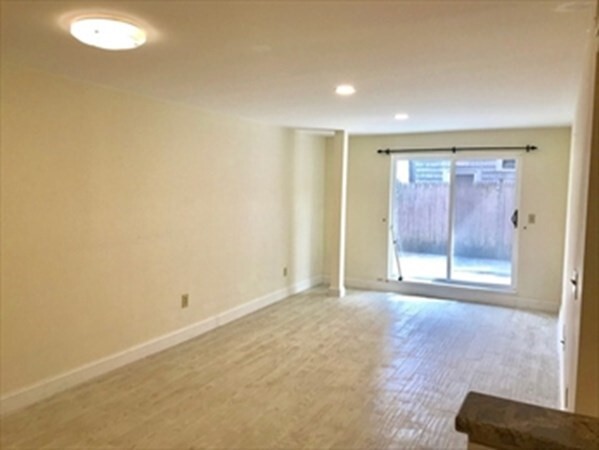 255 Beacon St, Unit 1C in Somerville, MA - Building Photo - Building Photo