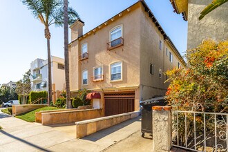 11525 Ohio Ave in Los Angeles, CA - Building Photo - Building Photo