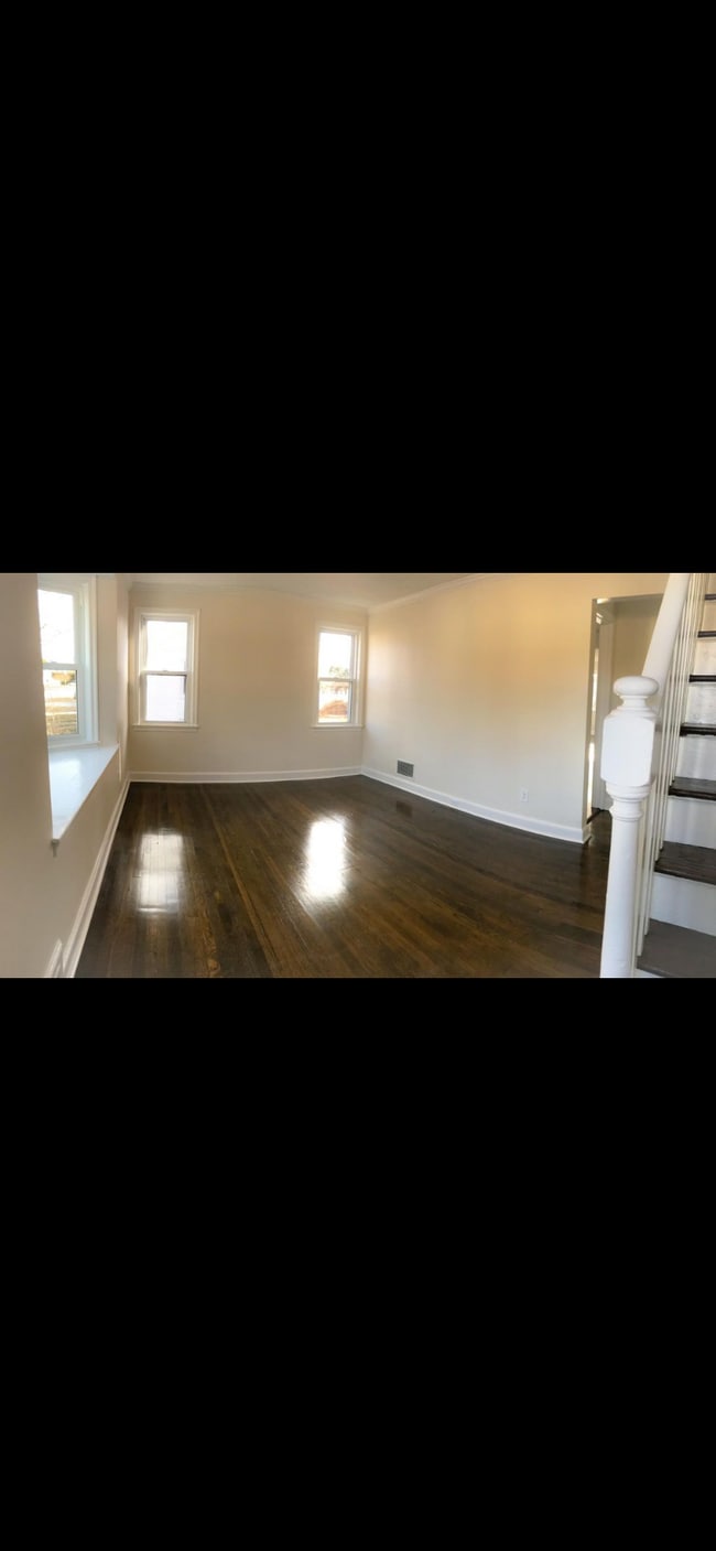 44 Round Hill Rd in Groton, CT - Building Photo - Building Photo